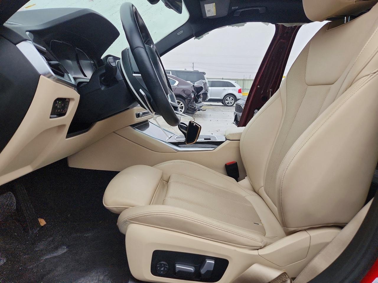 2022 BMW 330Xi - Фото 7