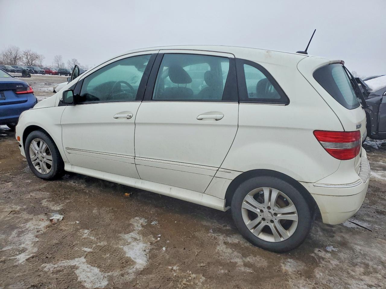 2009 Mercedes Benz B200 - Фото 2