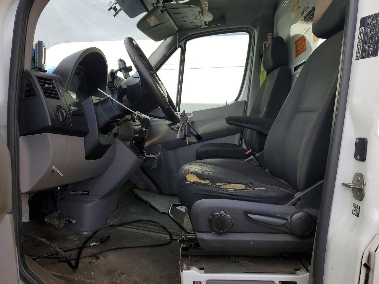 2018 Mercedes Benz Sprinter Box Truck - Фото 7