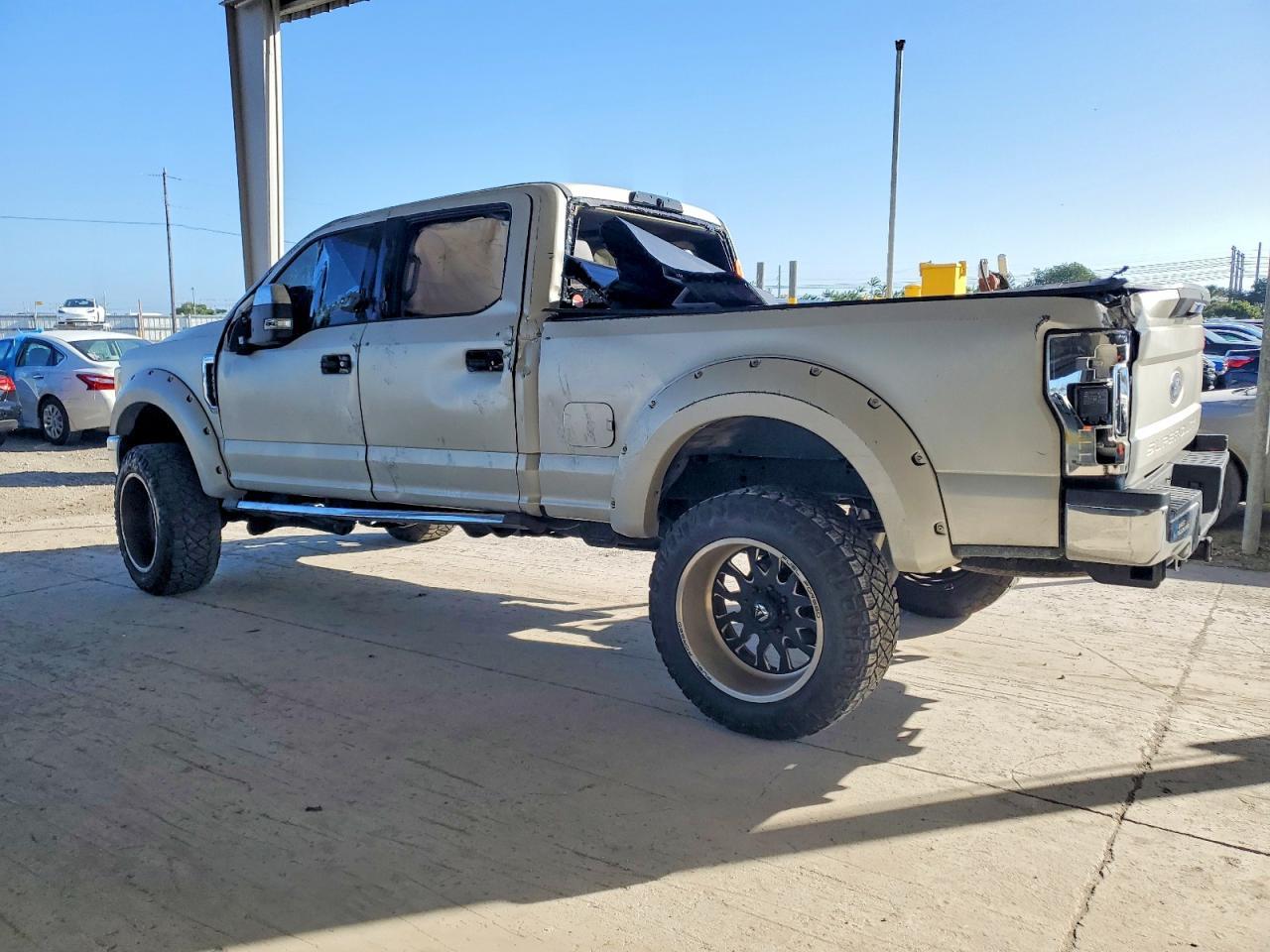 2017 Ford F250 Super Duty - Фото 2