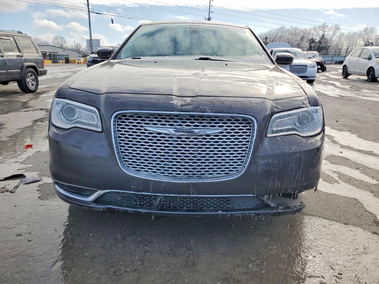 2017 Chrysler 300 Limited - Фото 5