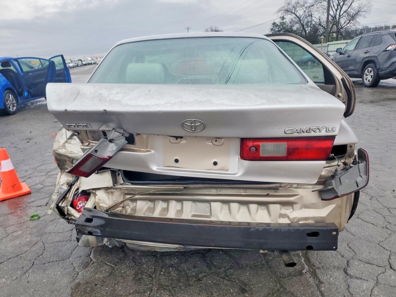 1998 Toyota Camry Ce - Фото 6