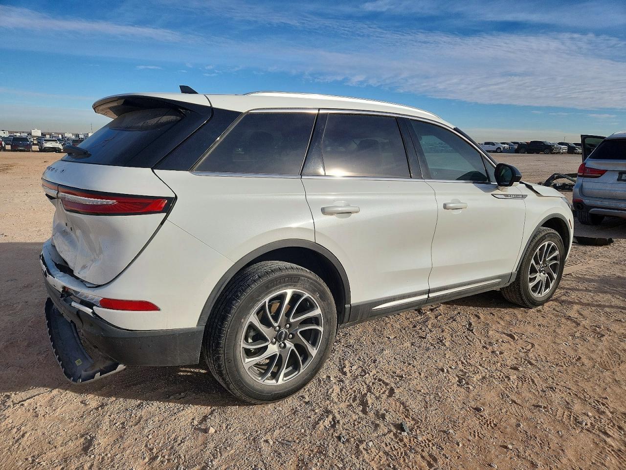 2022 Lincoln Corsair - Image 3