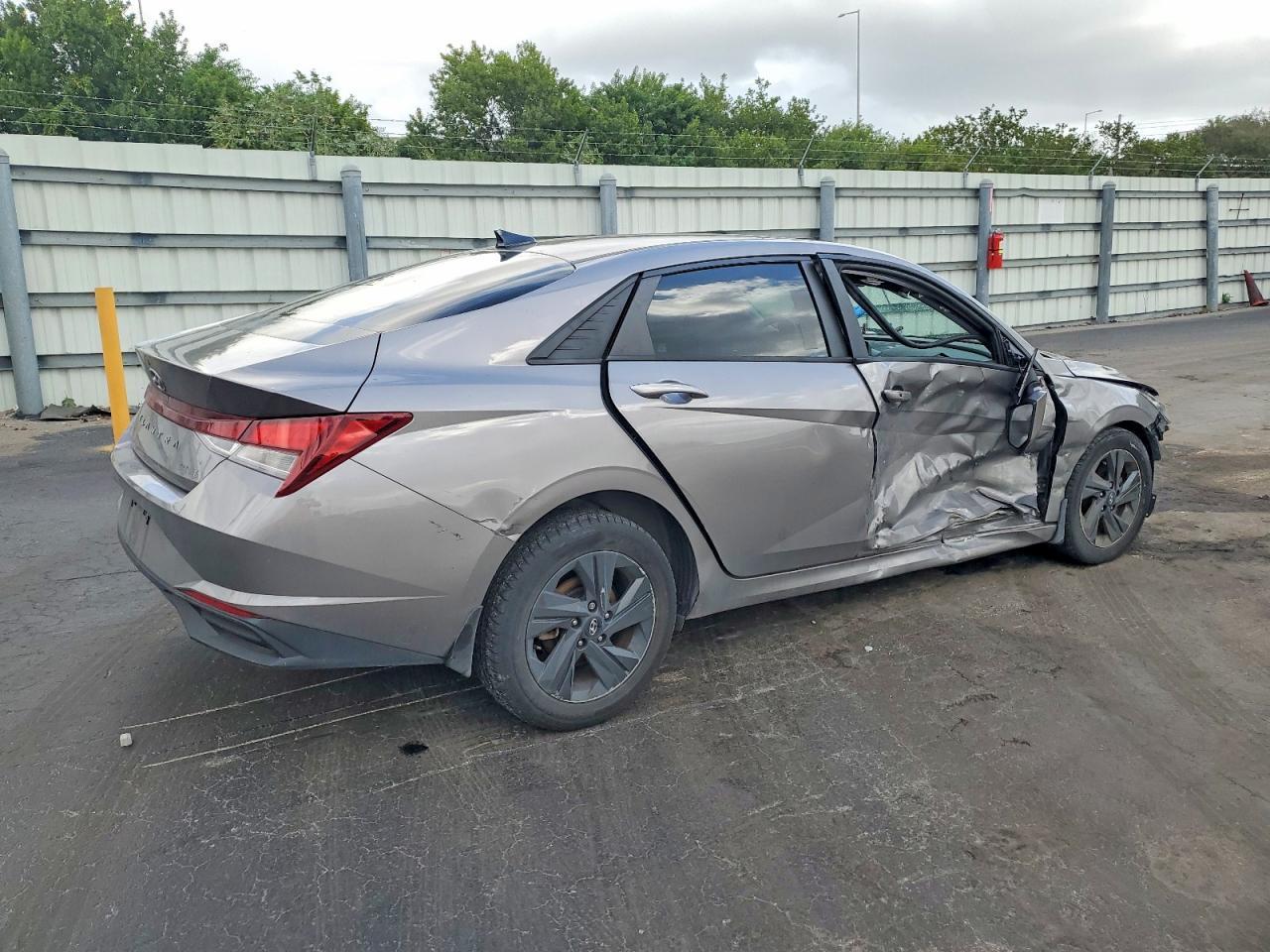 2022 Hyundai Elantra Sel - Фото 3