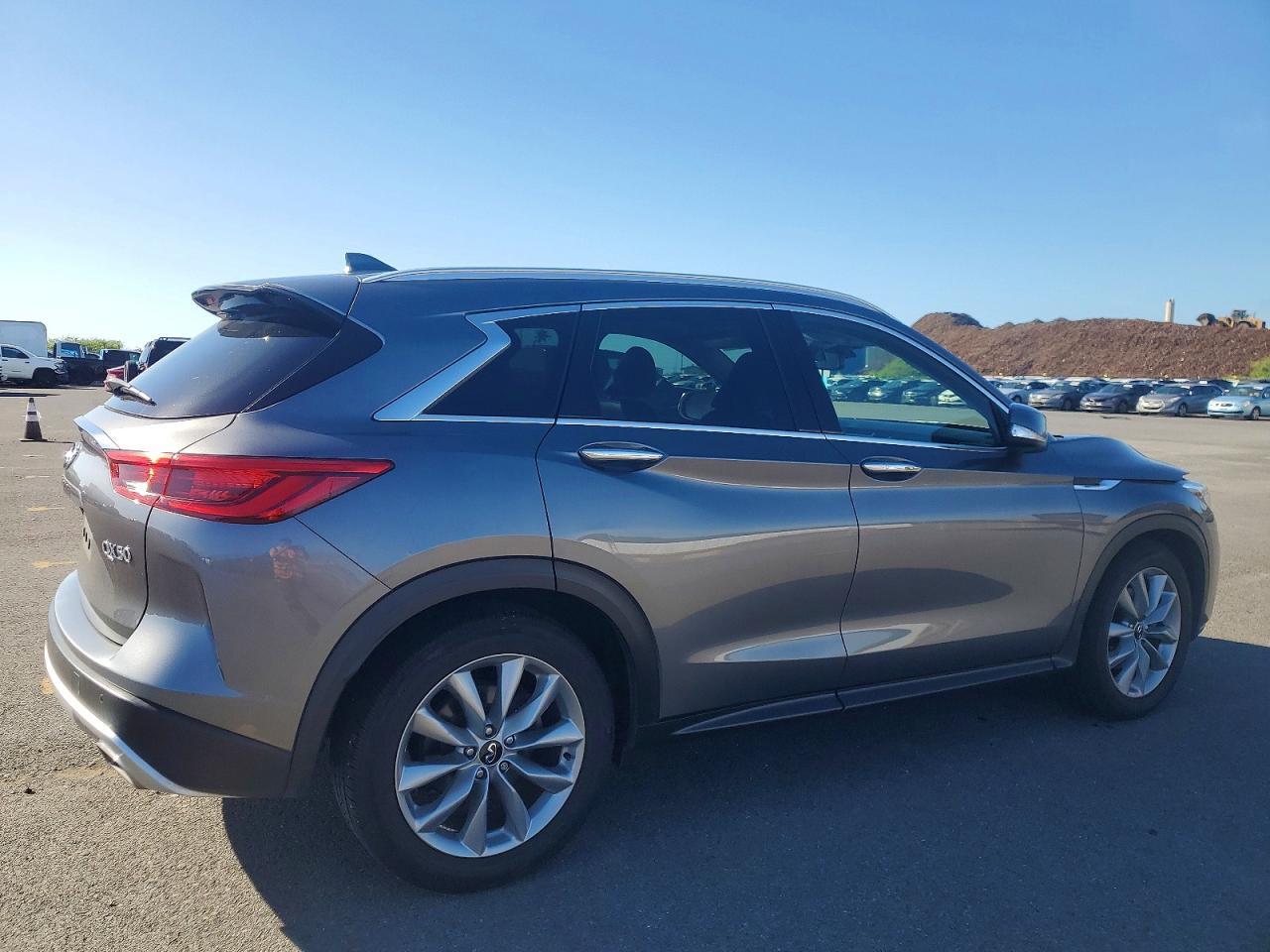 2021 Infiniti Qx50 Luxe - Image 3