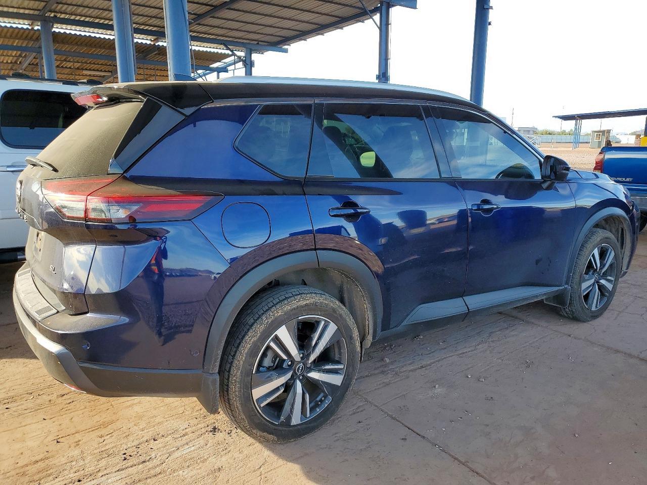 2024 Nissan Rogue Sl - Image 3