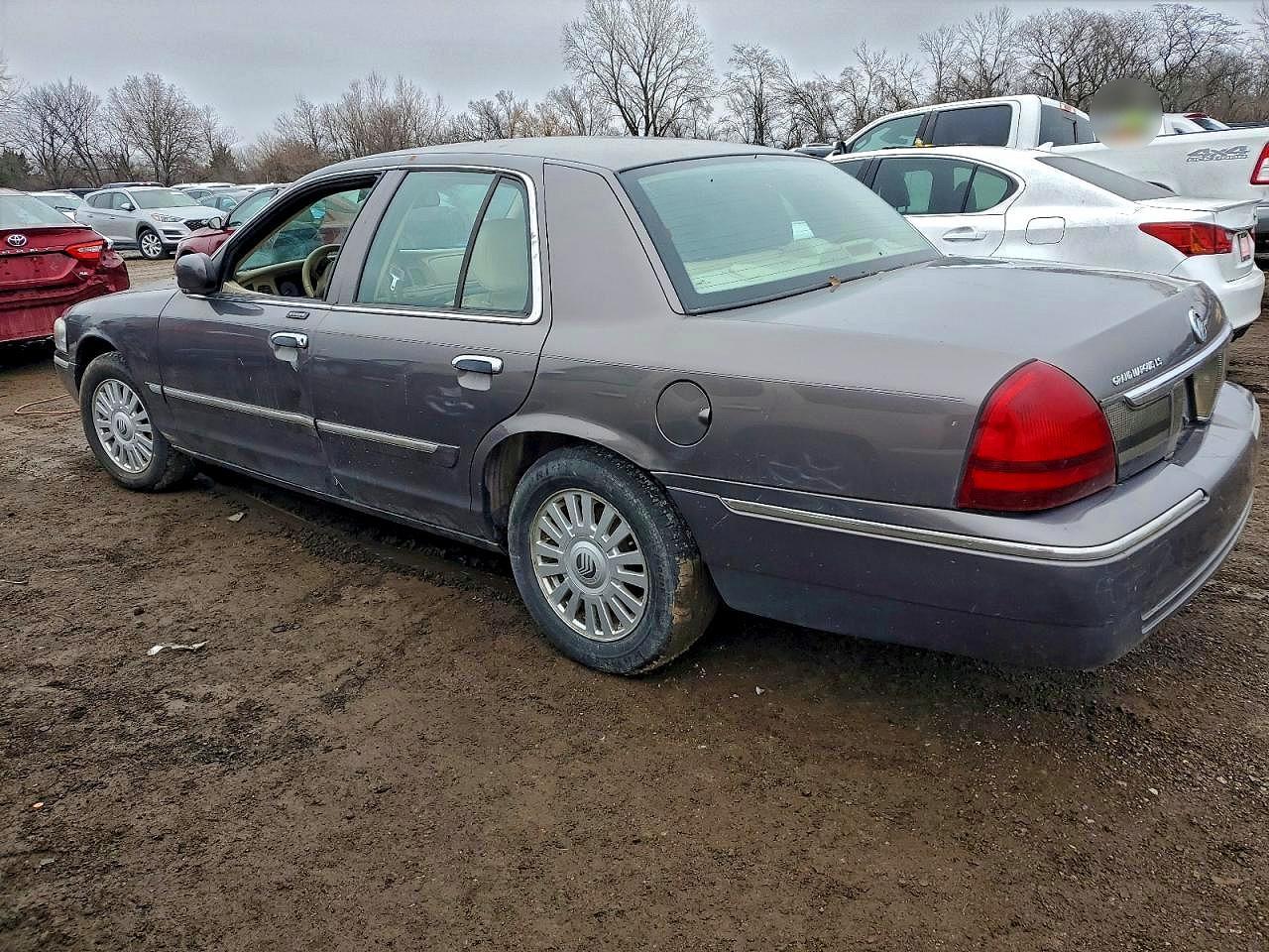 2008 Mercury Grand Marquis - Image 2