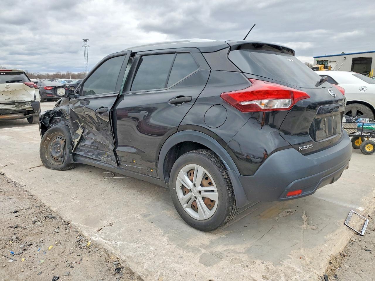 2018 Nissan Kicks S - Image 2