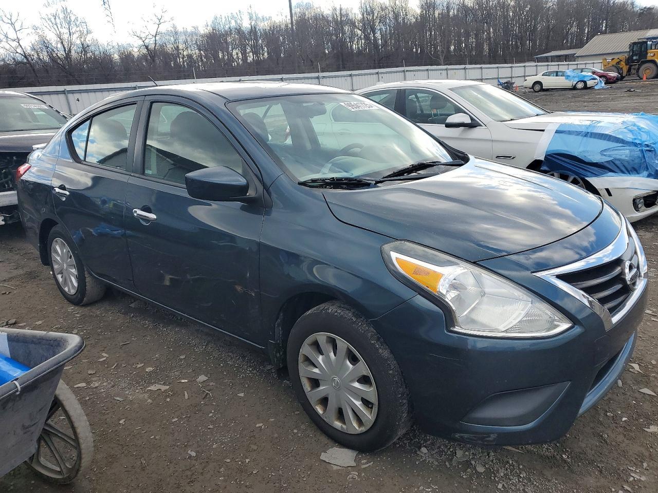 2016 Nissan Versa S - Фото 4