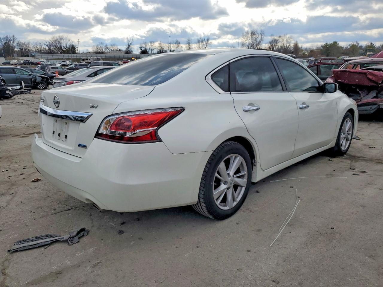 2014 Nissan Altima 2.5 - Image 3