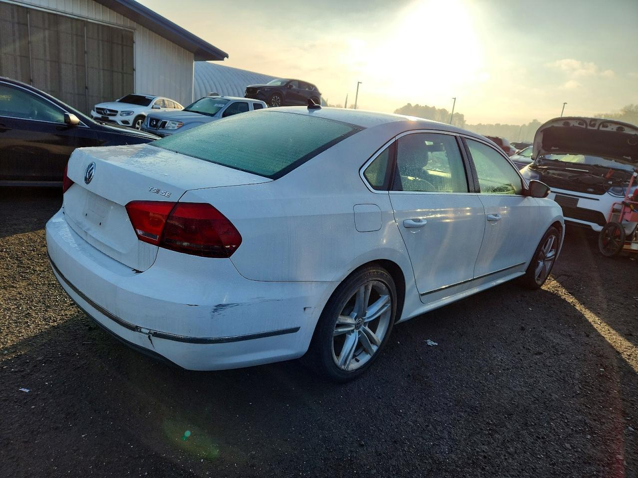 2015 Volkswagen Passat Se - Фото 3