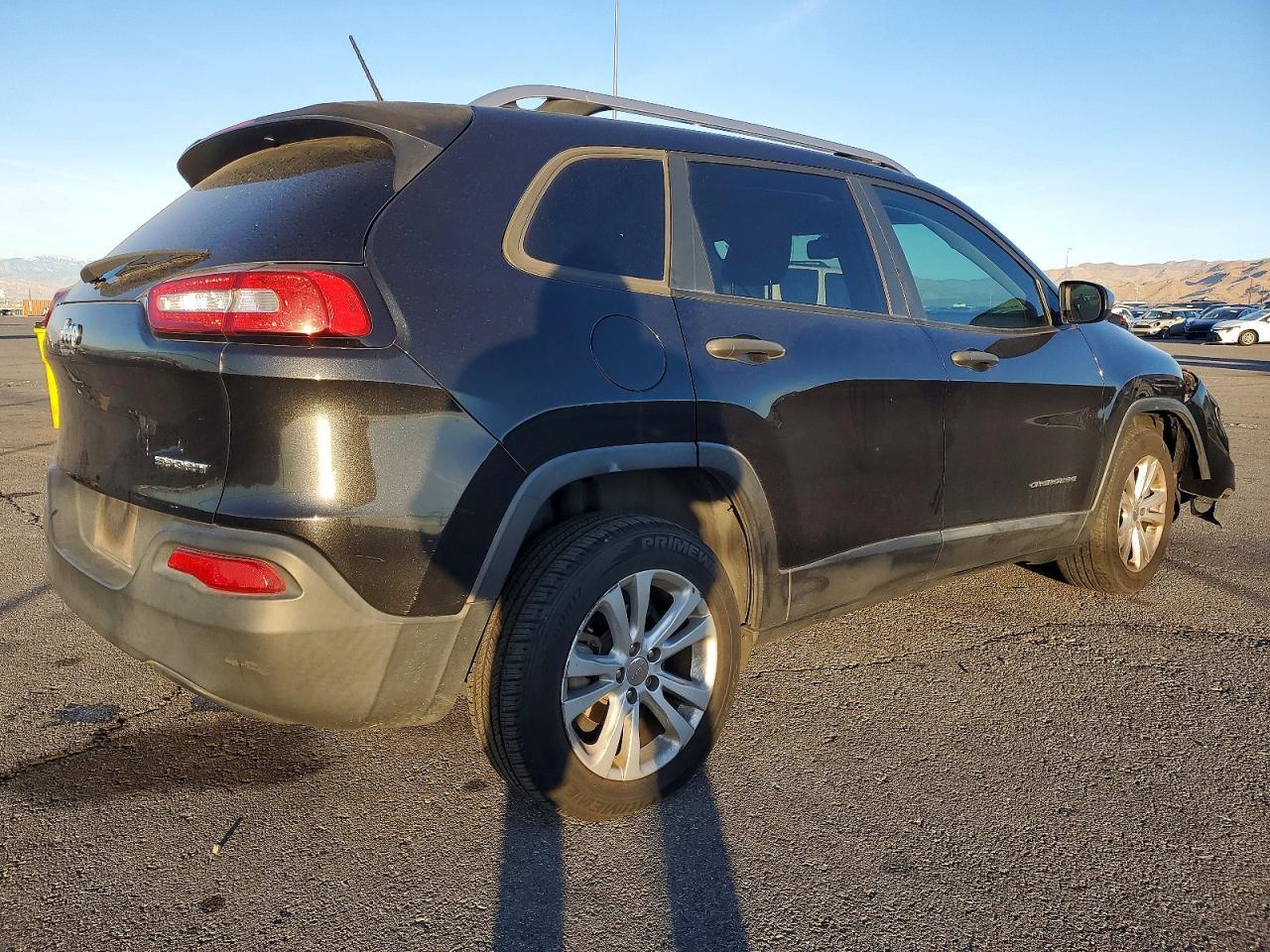 2015 Jeep Cherokee Sport - Image 3