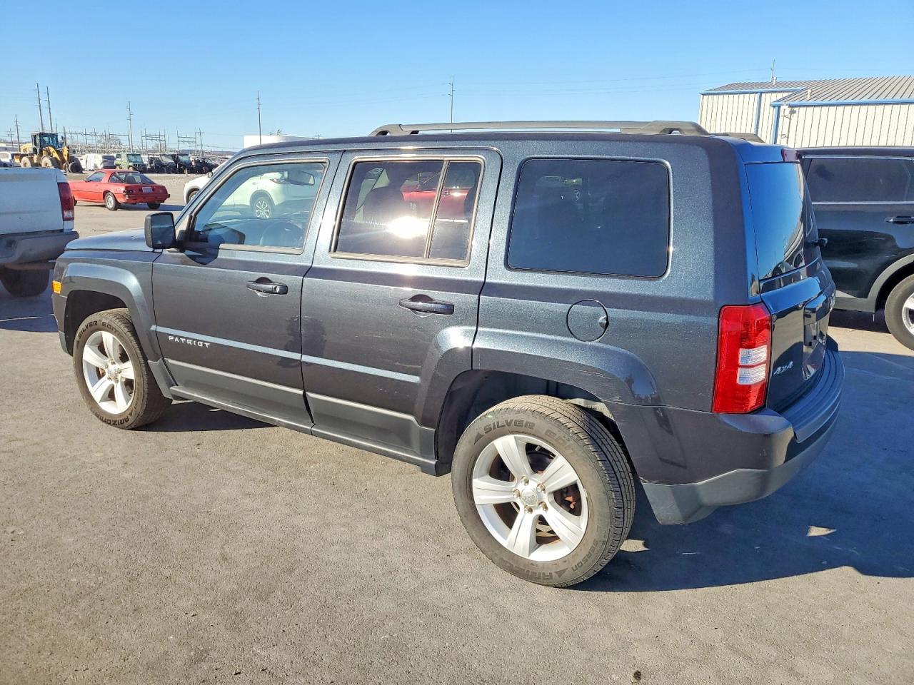 2014 Jeep Patriot Latitude - Фото 2