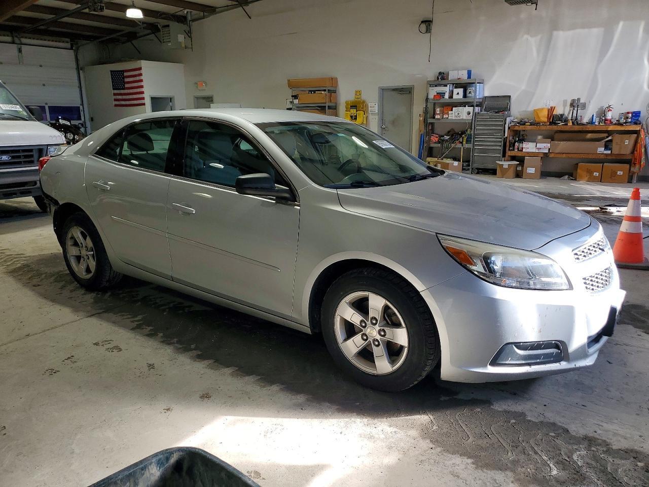 2013 Chevrolet Malibu Ls - Фото 4