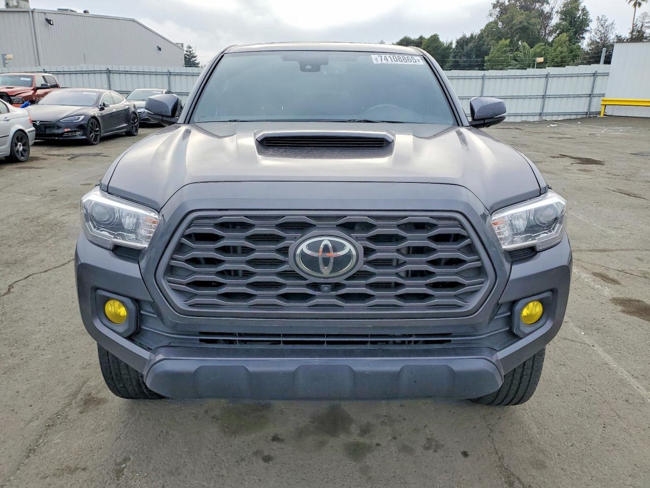 2023 Toyota Tacoma Double Cab - Image 5