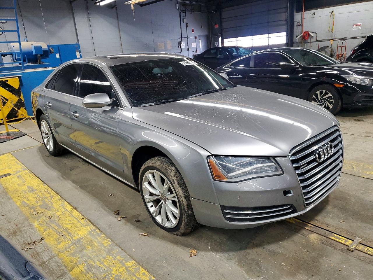 2011 Audi A8 Quattro - Фото 4
