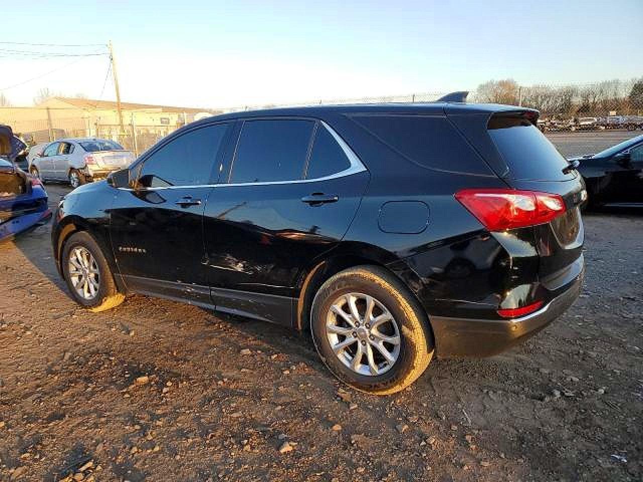 2020 Chevrolet Equinox Lt - Image 2