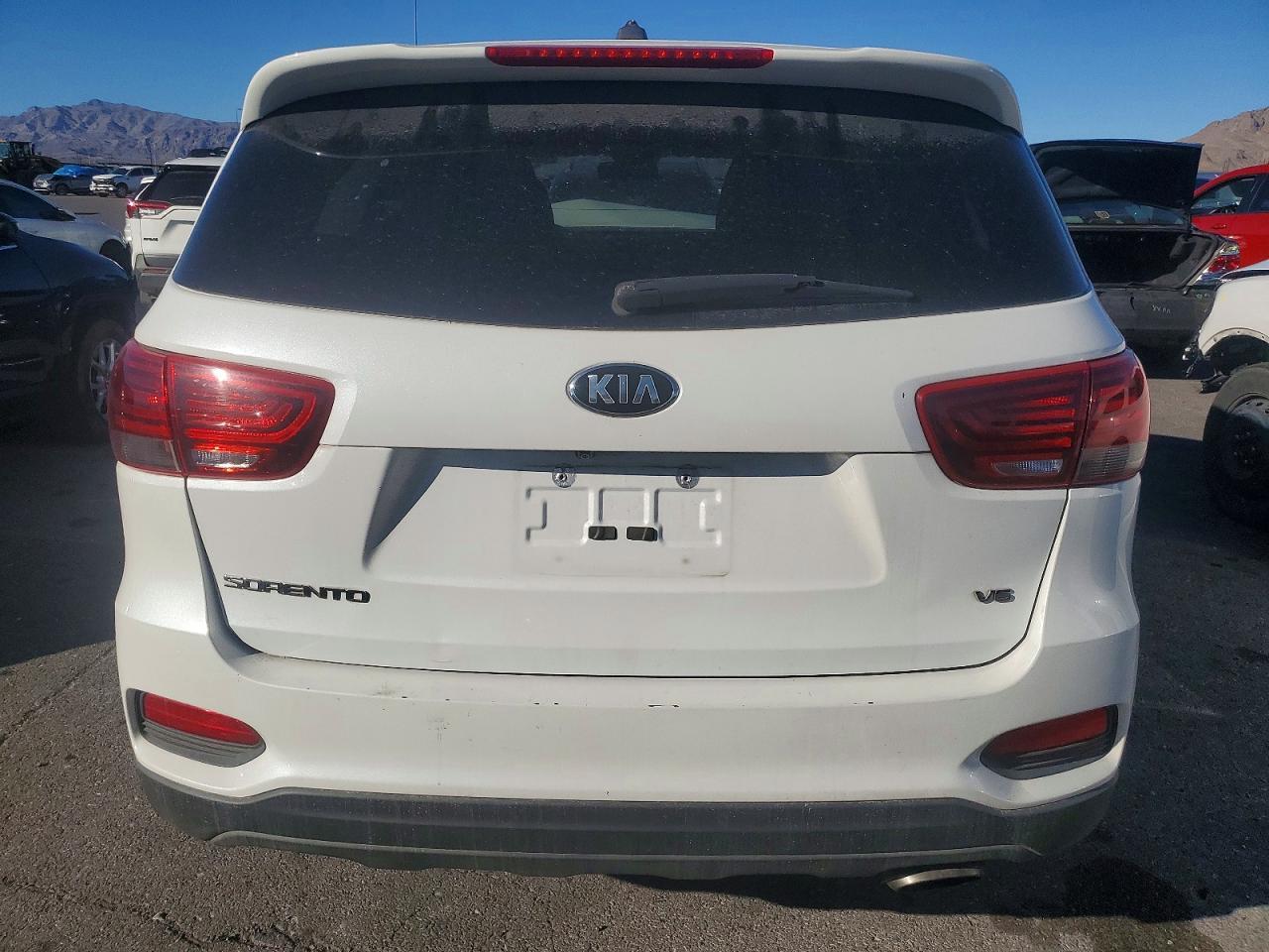 2020 Kia Sorento S - Image 6