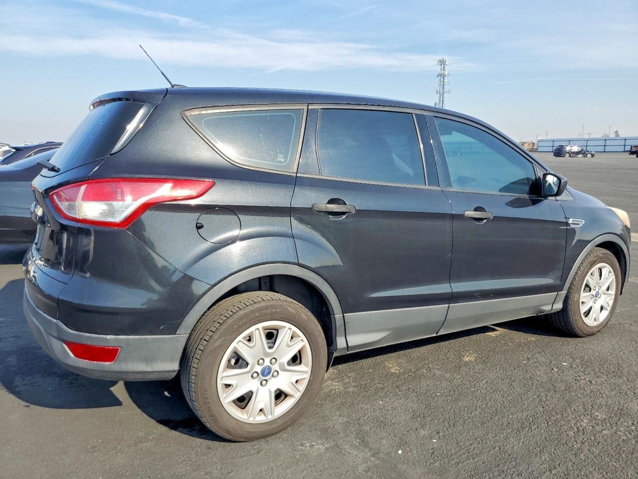2014 Ford Escape S - Фото 3