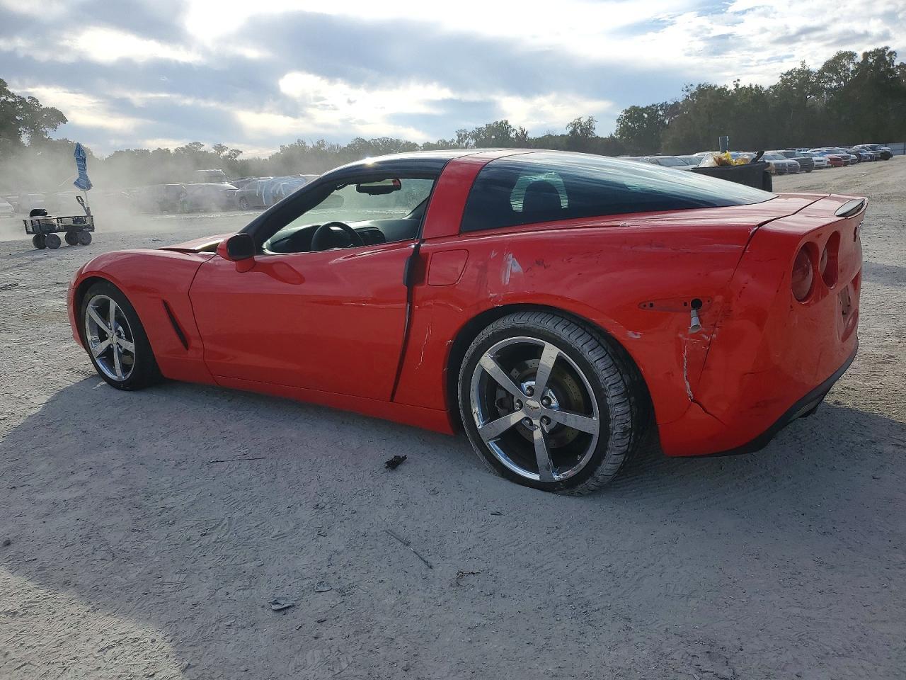 2010 Chevrolet Corvette - Фото 2