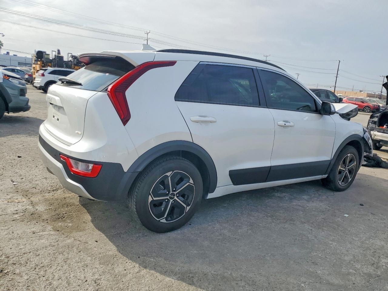 2023 Kia Niro Ex - Image 3