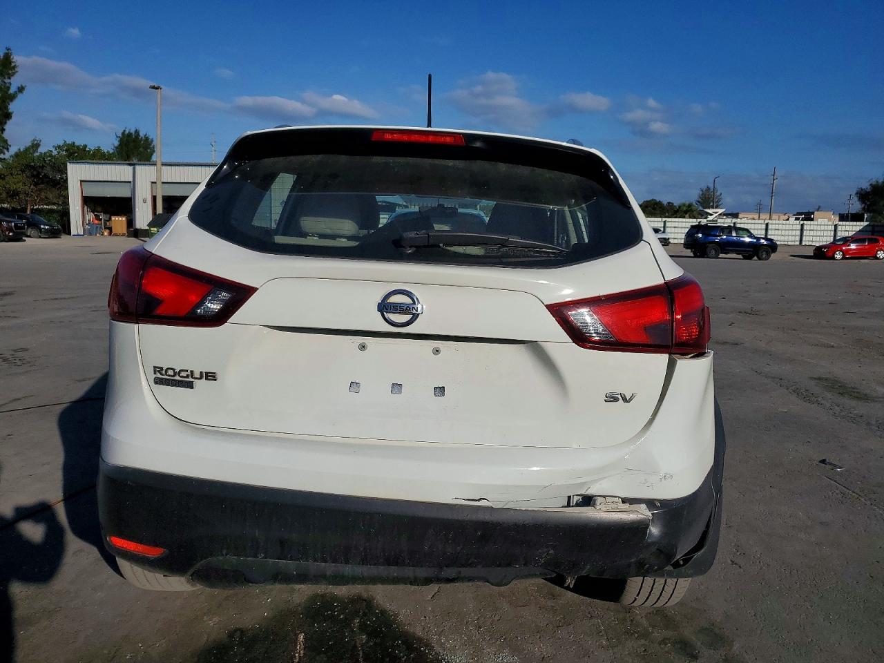2017 Nissan Rogue Sport S - Фото 6