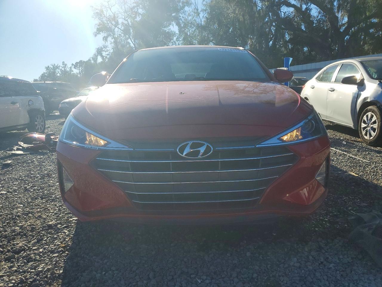 2020 Hyundai Elantra Se - Image 5