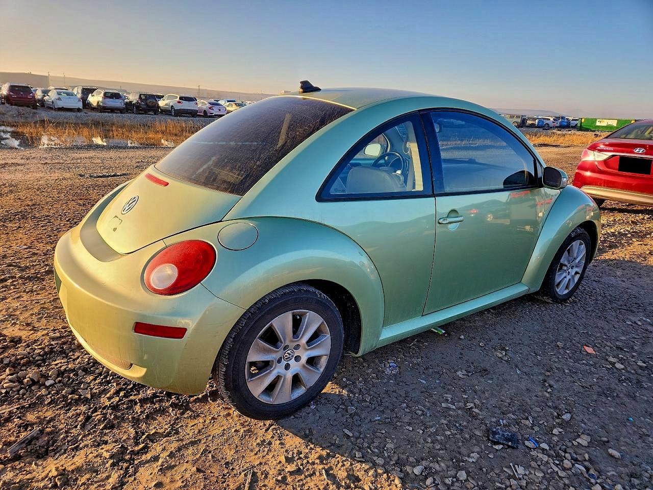 2009 Volkswagen New Beetle S - Фото 3