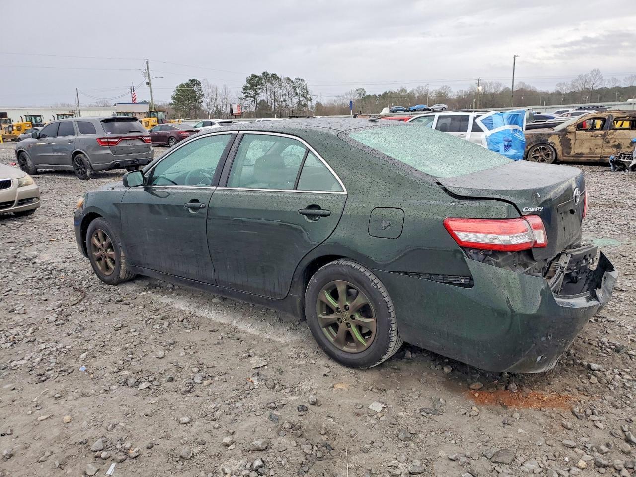 2010 Toyota Camry Base - Фото 2
