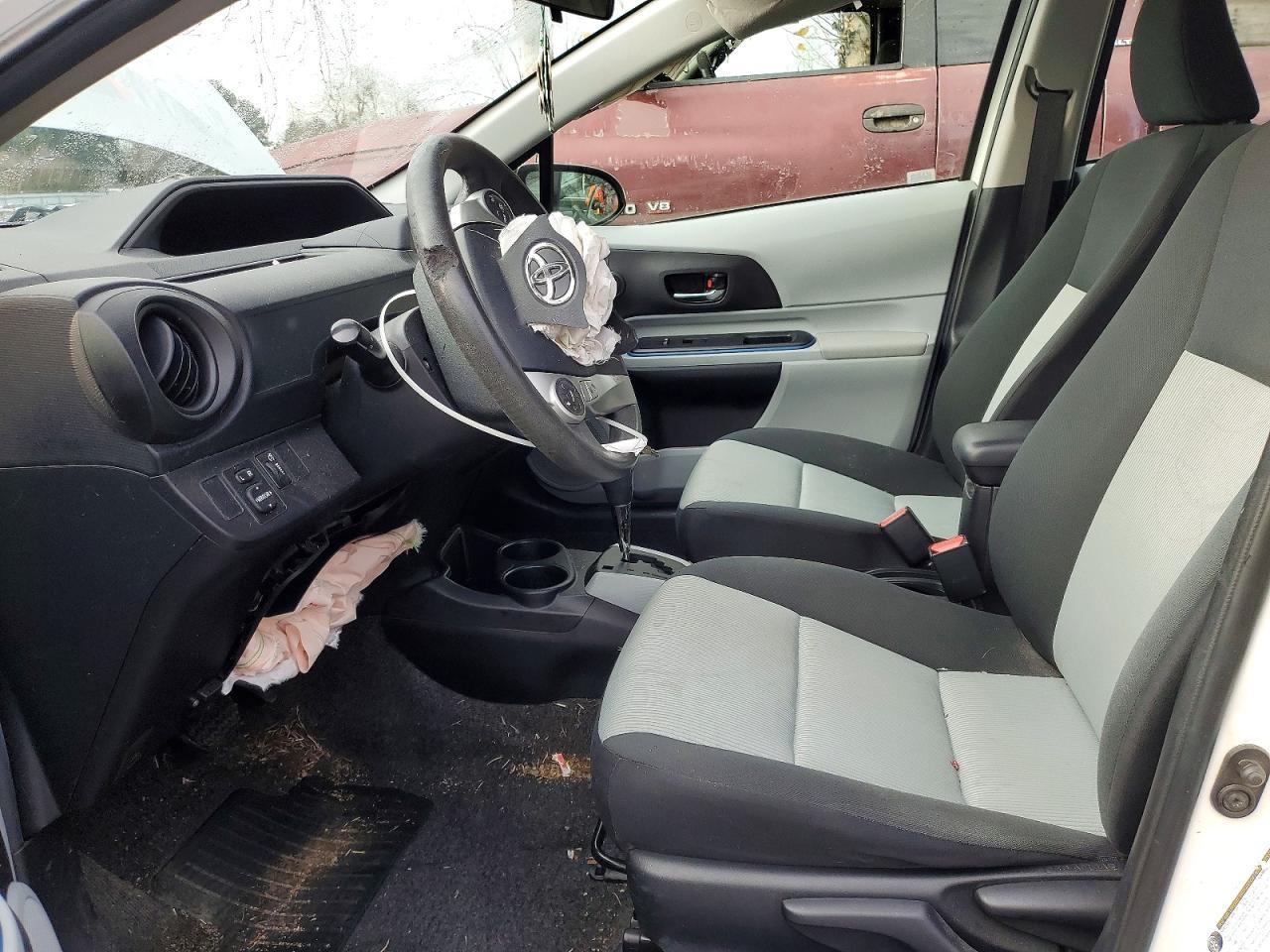 2013 Toyota Prius C - Фото 7