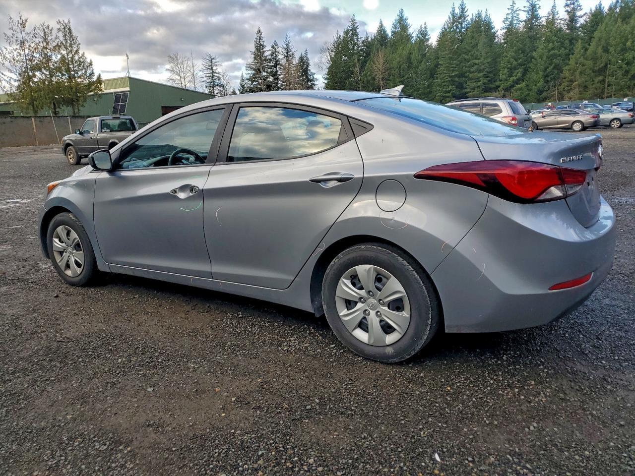 2016 Hyundai Elantra Se - Фото 2