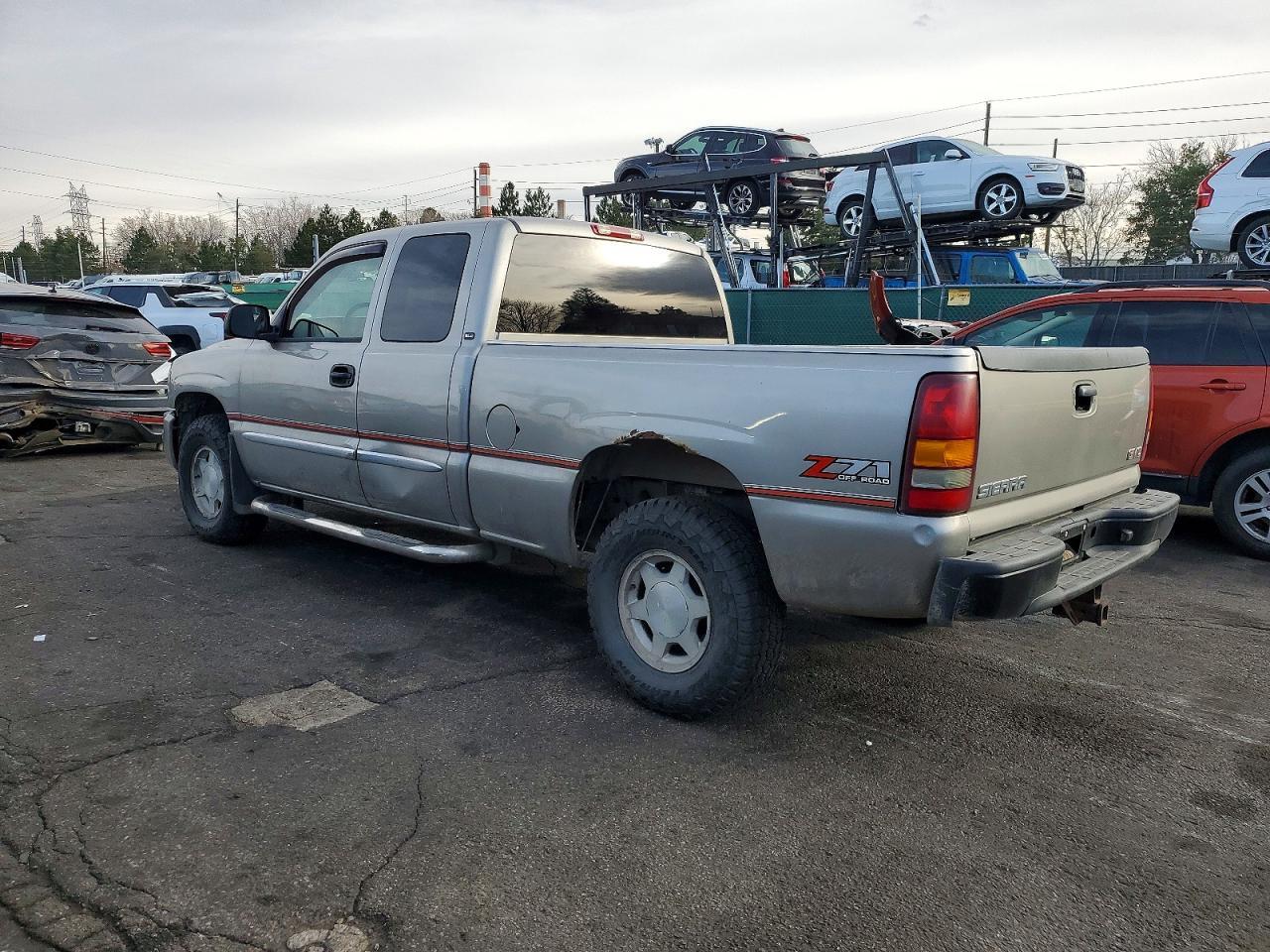2003 GMC New Sierra K1500 - Фото 2