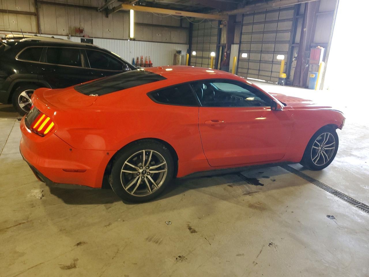 2016 Ford Mustang - Фото 3