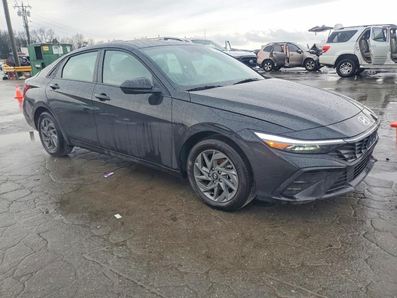 2025 Hyundai Elantra Blue - Image 4