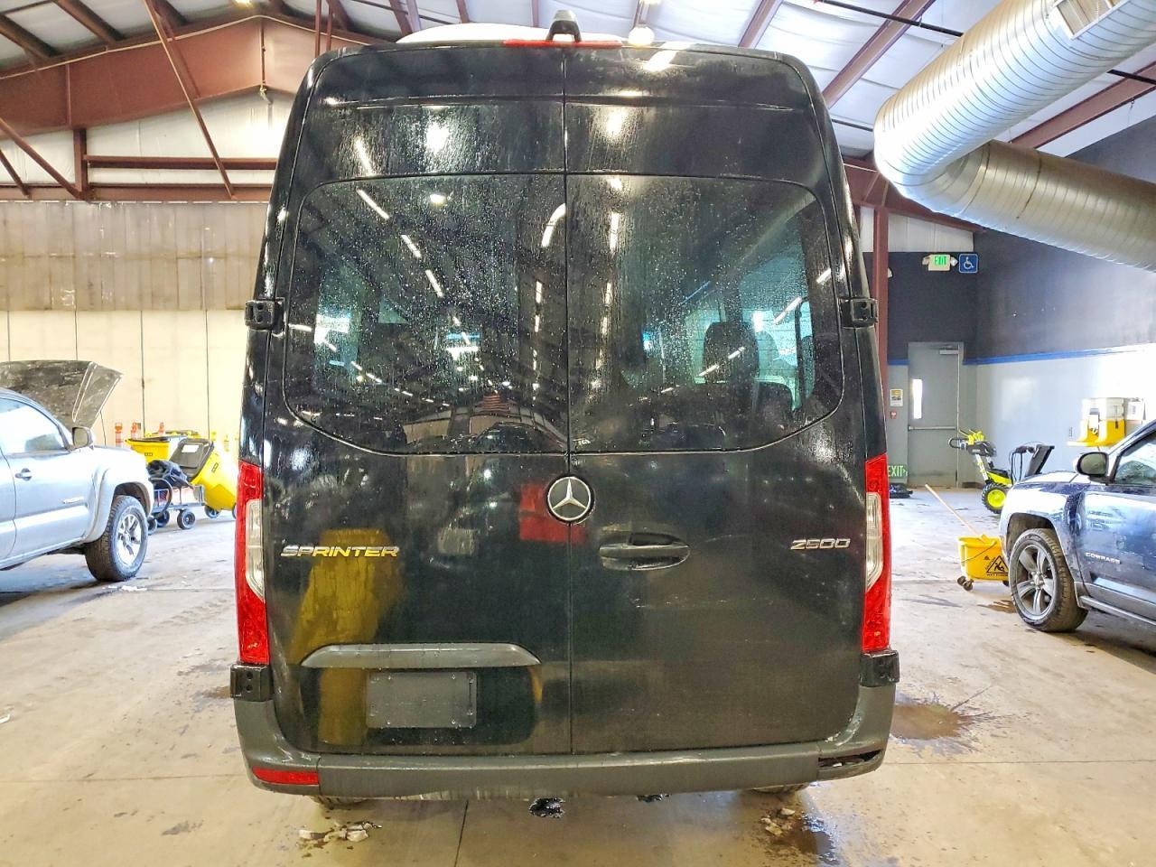 2025 Mercedes-Benz Sprinter 2500 - Фото 6