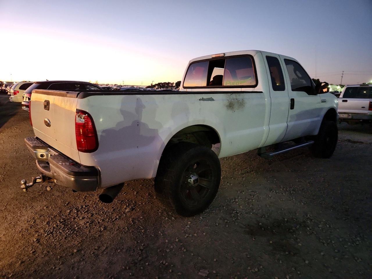 2005 Ford F250 Super Duty - Image 3