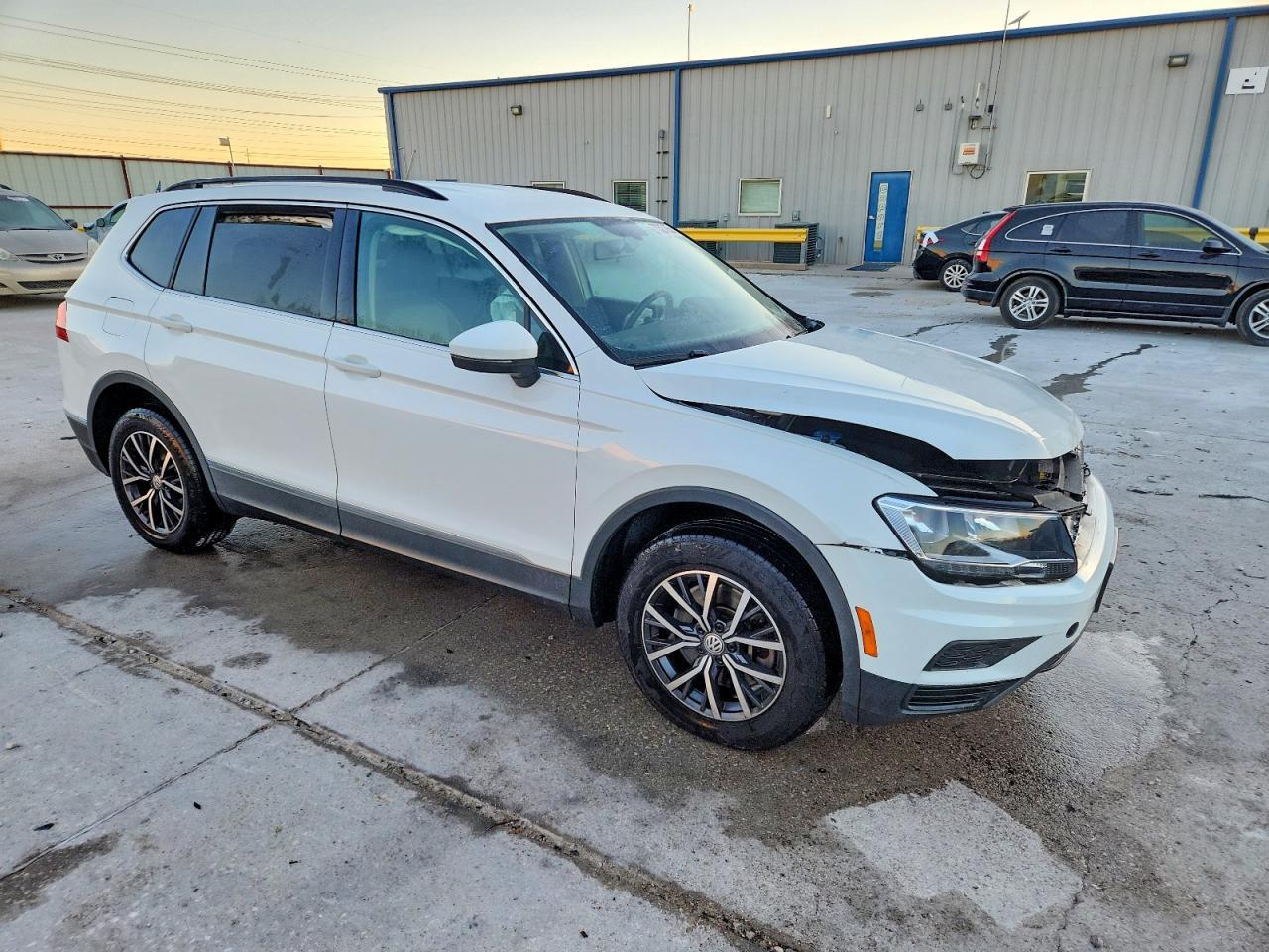2020 Volkswagen Tiguan Se - Фото 4