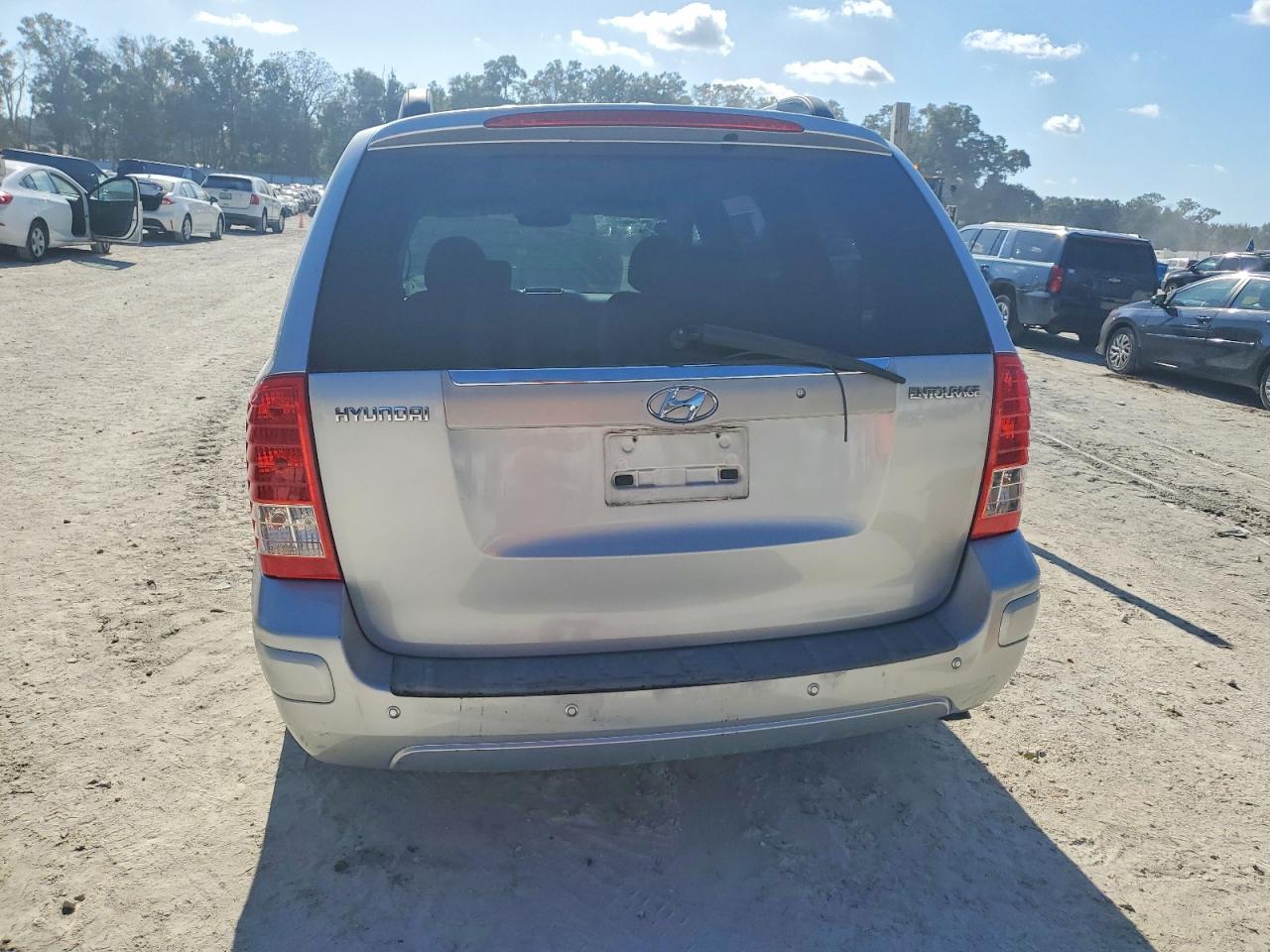 2007 Hyundai Entourage Gls - Фото 6