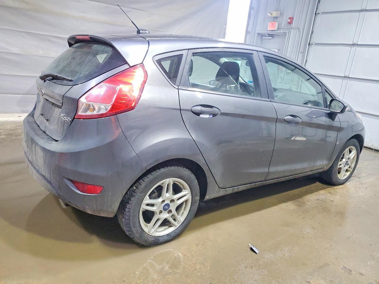 2019 Ford Fiesta Se - Фото 3