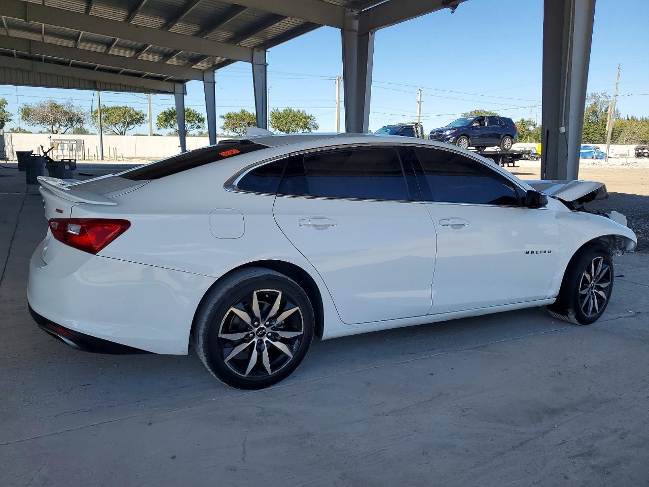 2022 Chevrolet Malibu Rs - Фото 3