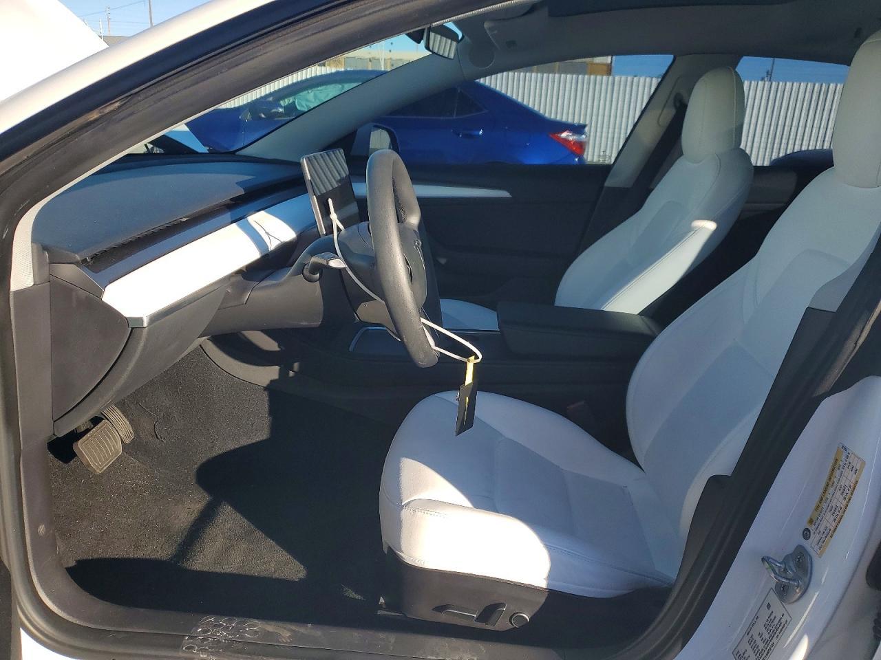 2022 Tesla Model 3 - Image 7