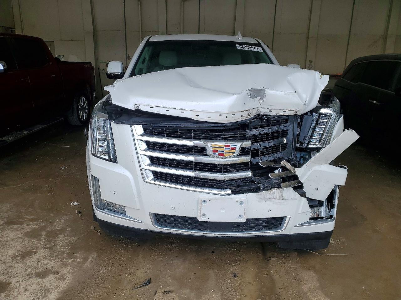 2017 Cadillac Escalade Esv Premium Luxury - Image 5