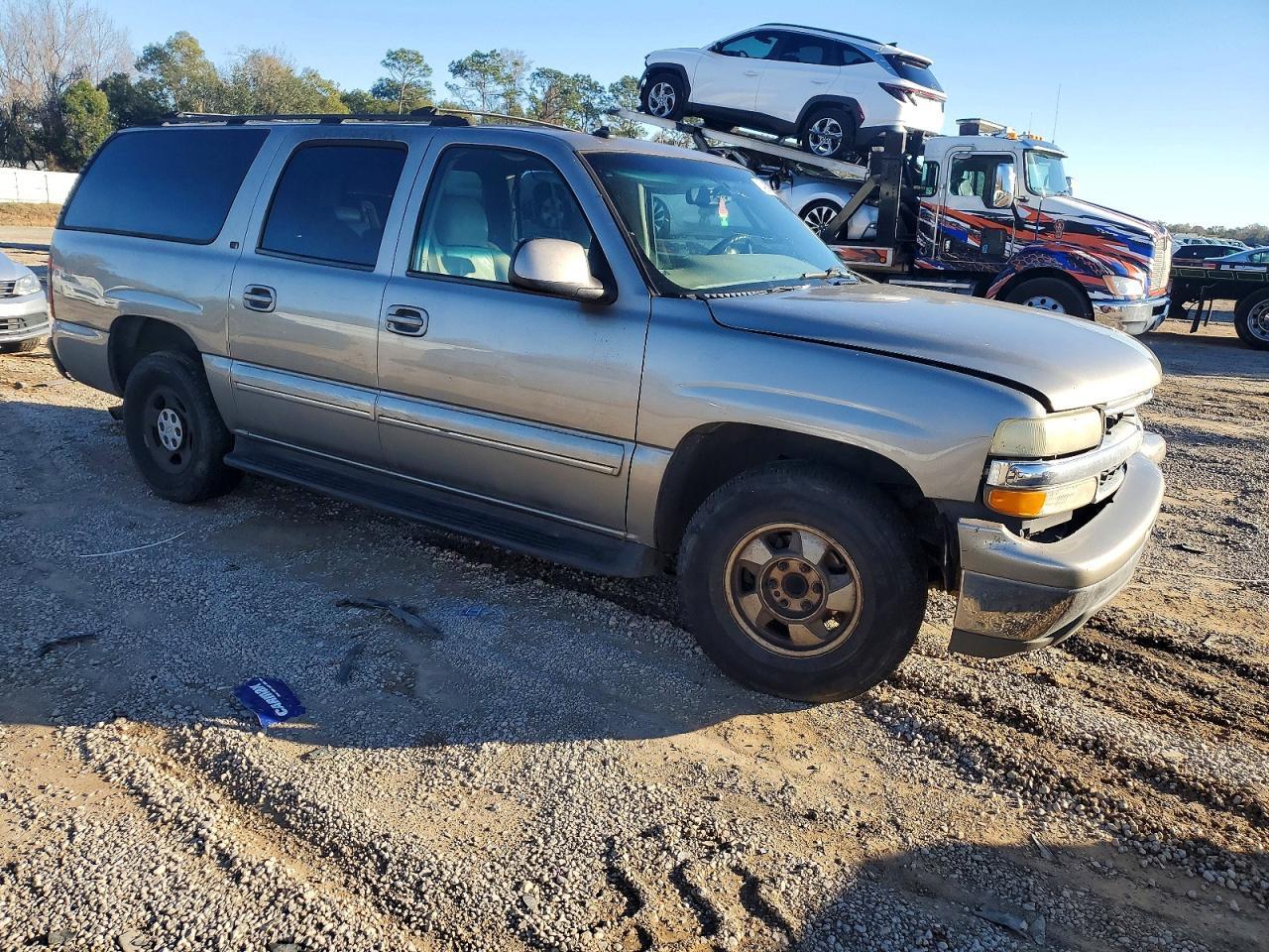 2003 Chevrolet Suburban - Image 4