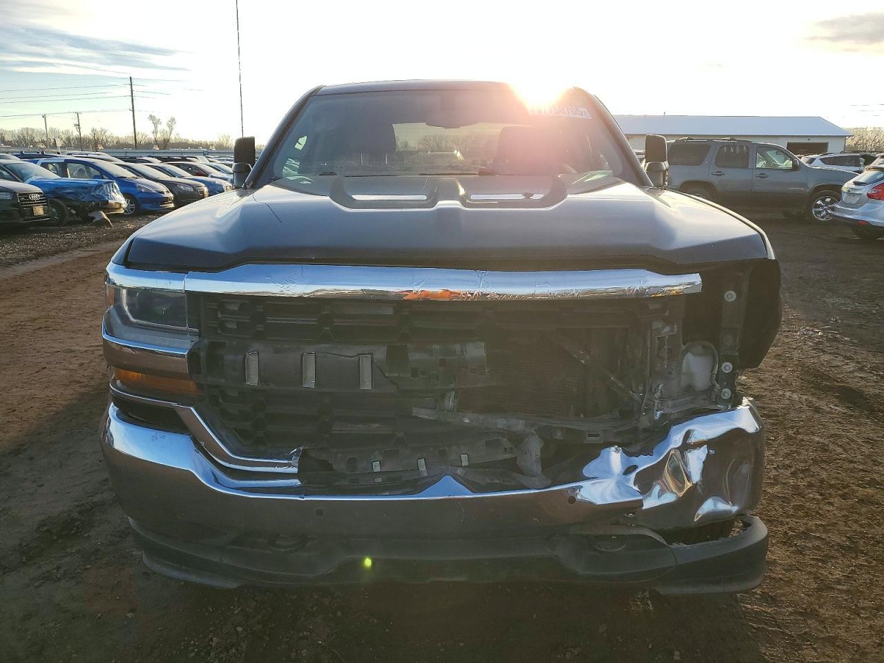 2017 Chevrolet Silverado K1500 - Image 5