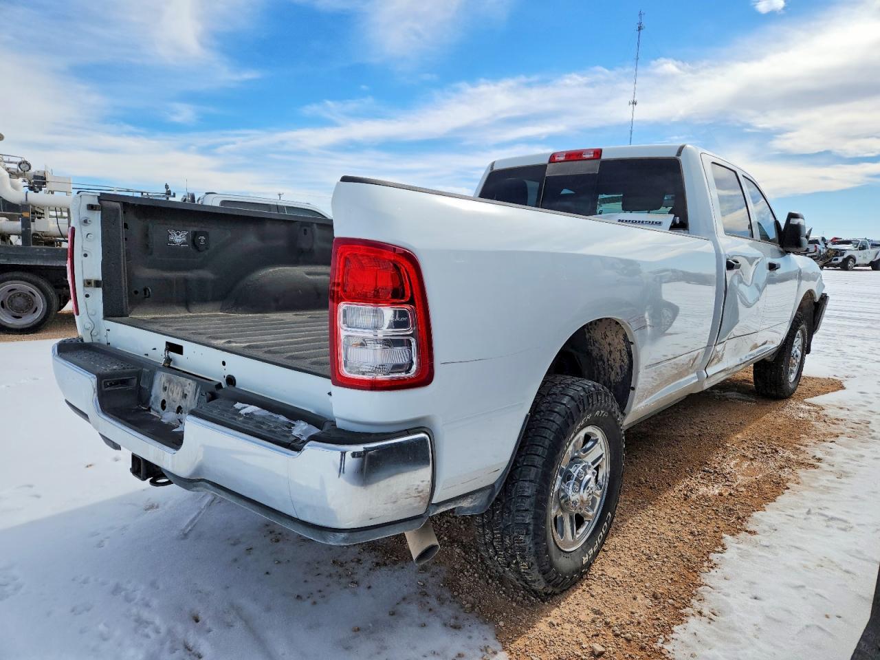 2023 Ram 3500 Tradesman - Фото 3