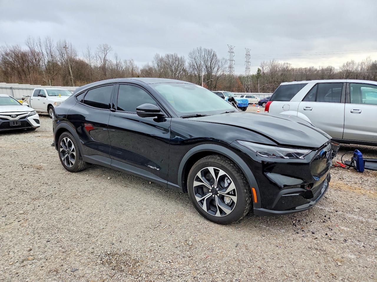 2025 Ford Mustang Mach-E Select - Image 4