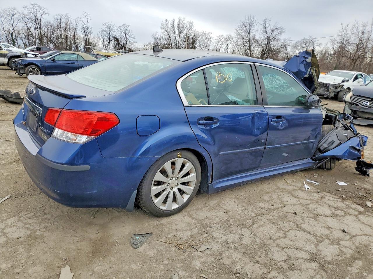2011 Subaru Legacy 2.5I Limited - Фото 3