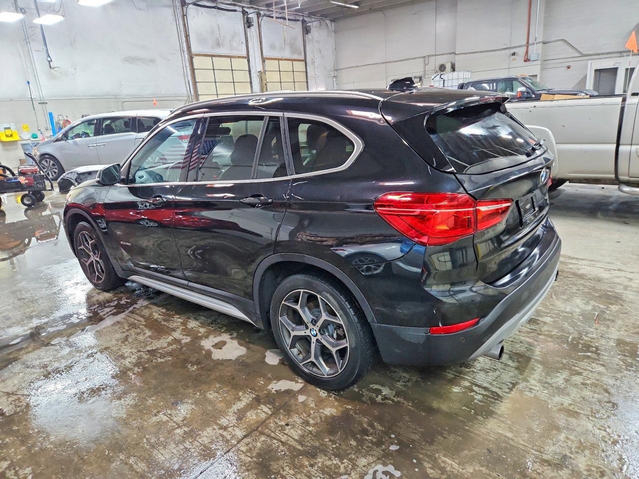 2018 BMW X1 xDrive28I - Фото 2