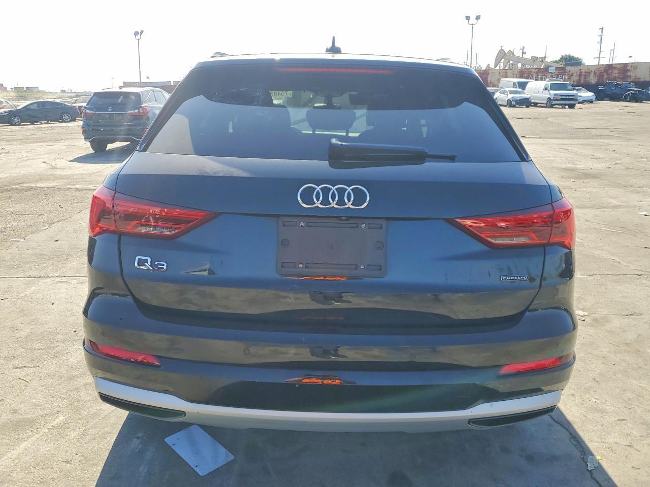 2022 Audi Q3 Premium 40 - Фото 6