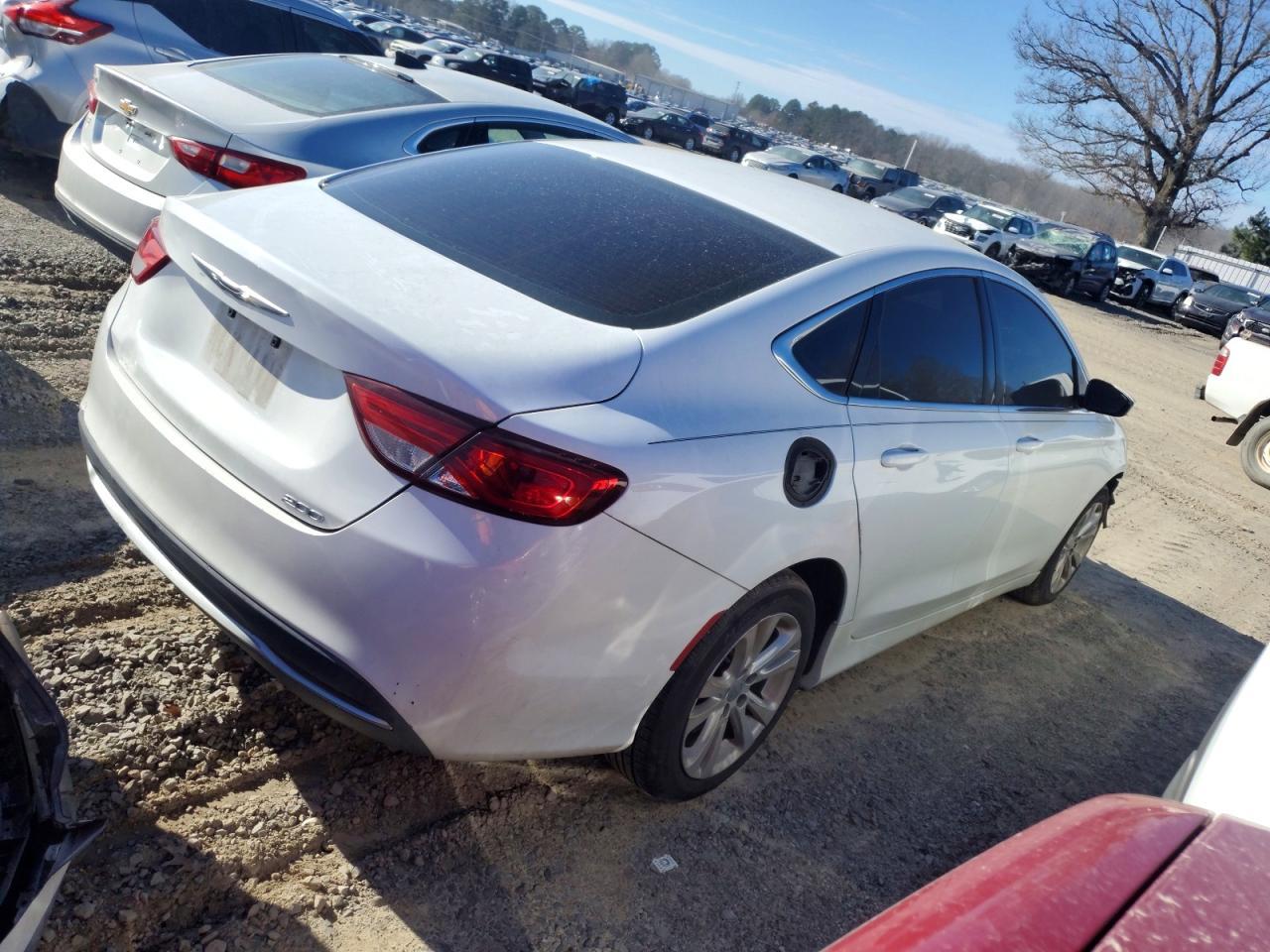 2015 Chrysler 200 - Image 3